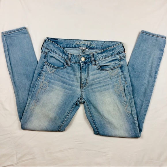 American Eagle Outfitters Denim - 🦅 American Eagle tribal light wash jeans 6